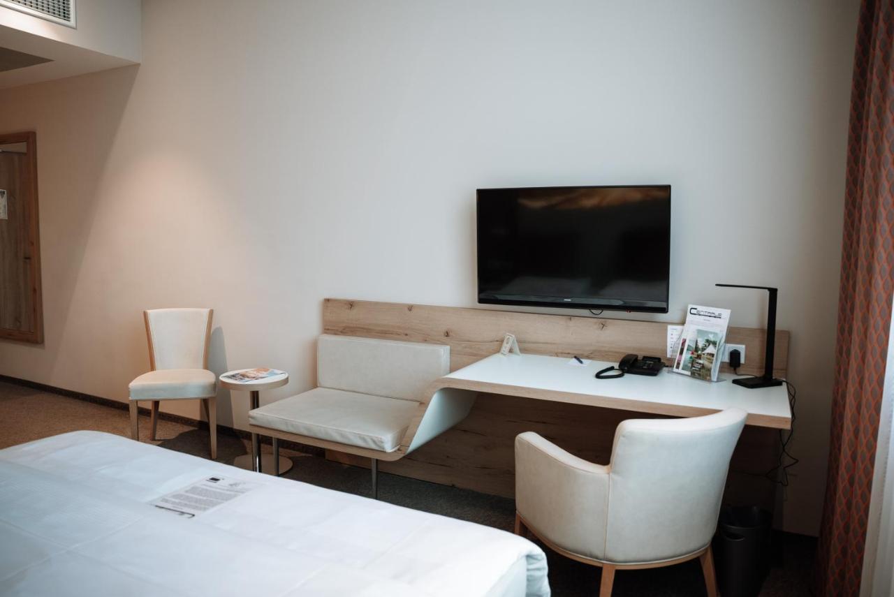 Centrale Hotel Und Restaurant Waldkraiburg Zewnętrze zdjęcie