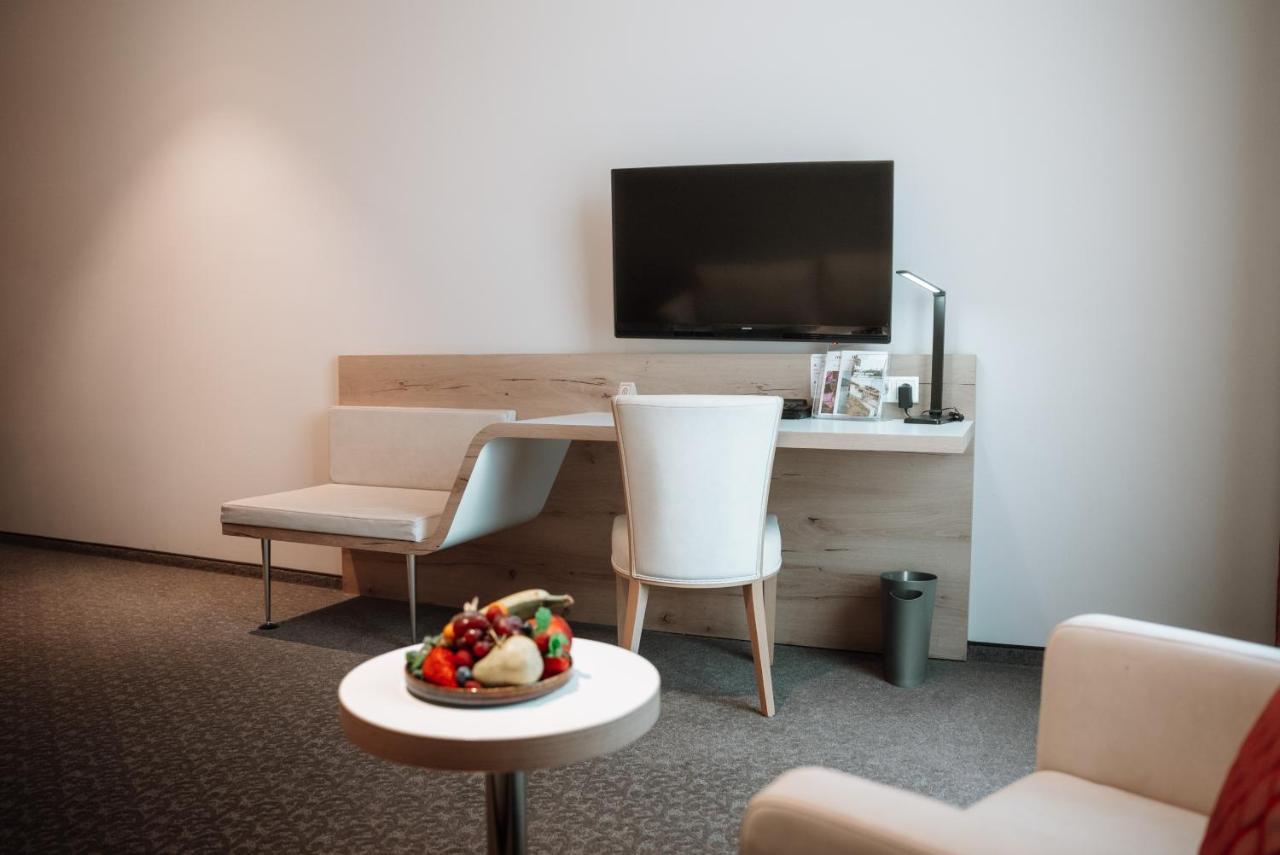 Centrale Hotel Und Restaurant Waldkraiburg Zewnętrze zdjęcie