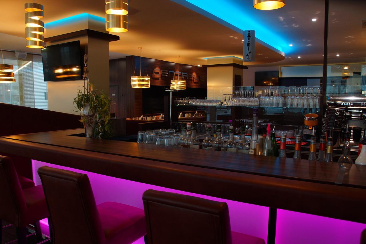 Centrale Hotel Und Restaurant Waldkraiburg Zewnętrze zdjęcie