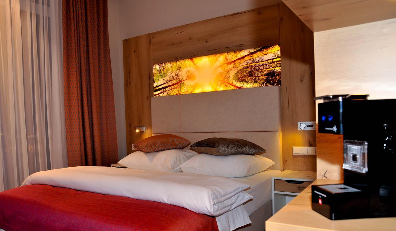 Centrale Hotel Und Restaurant Waldkraiburg Zewnętrze zdjęcie