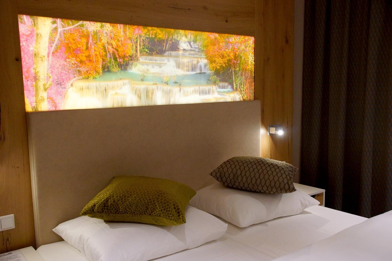 Centrale Hotel Und Restaurant Waldkraiburg Zewnętrze zdjęcie
